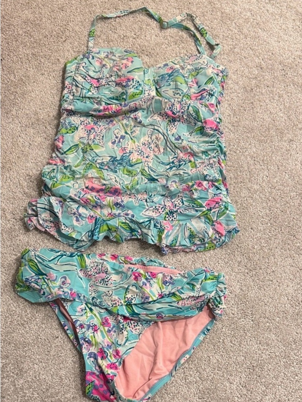 LILLY PULITZER Carmen
Ruffled Tankini SwimTop and bottom in Sway this Way Print